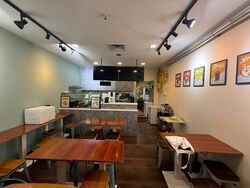 Lucky Plaza (D9), Retail #635979451